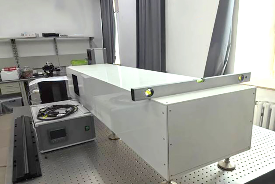 紅(hóng)外(wài)平行(xíng)光(guāng)管